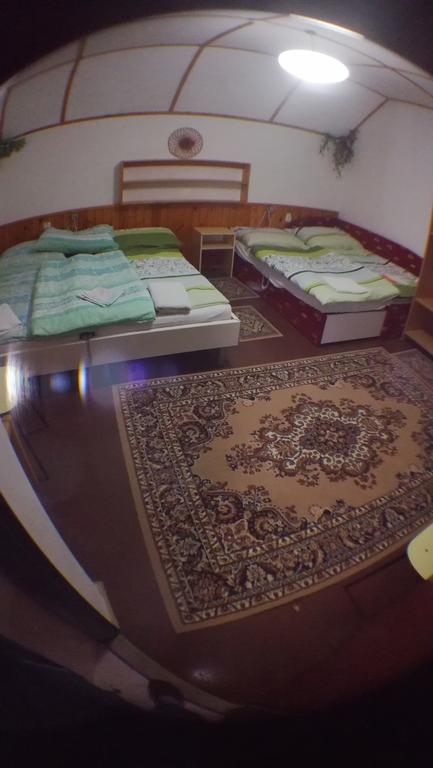 Ubytovanie 184, Bed And Braekfast 184 Stara Lesna Bagian luar foto